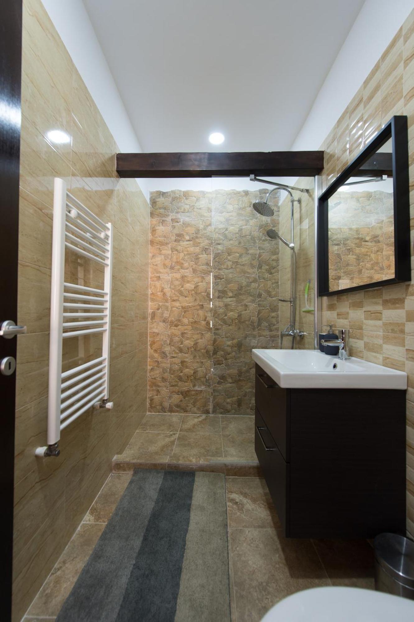 Lovely Brasov Flat With Patio And Mountain Views Exteriör bild