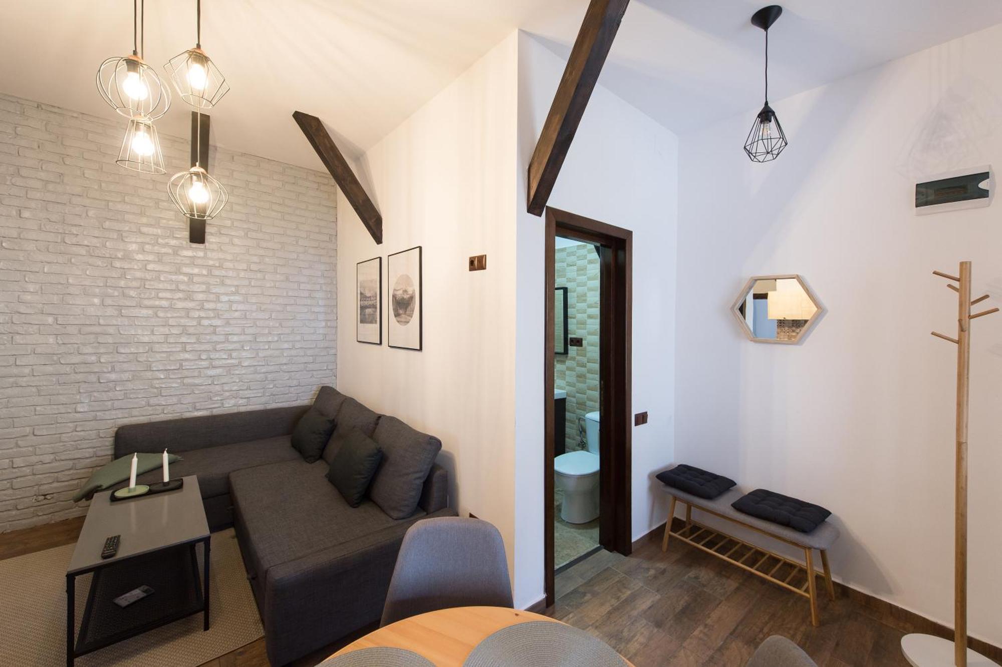 Lovely Brasov Flat With Patio And Mountain Views Exteriör bild