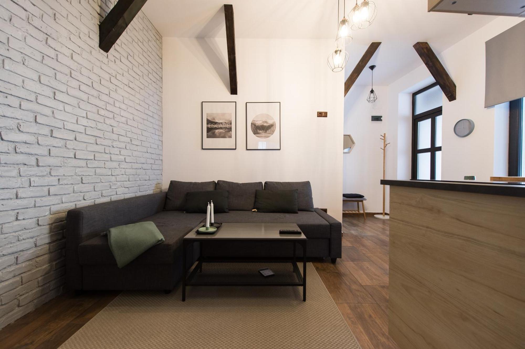 Lovely Brasov Flat With Patio And Mountain Views Exteriör bild