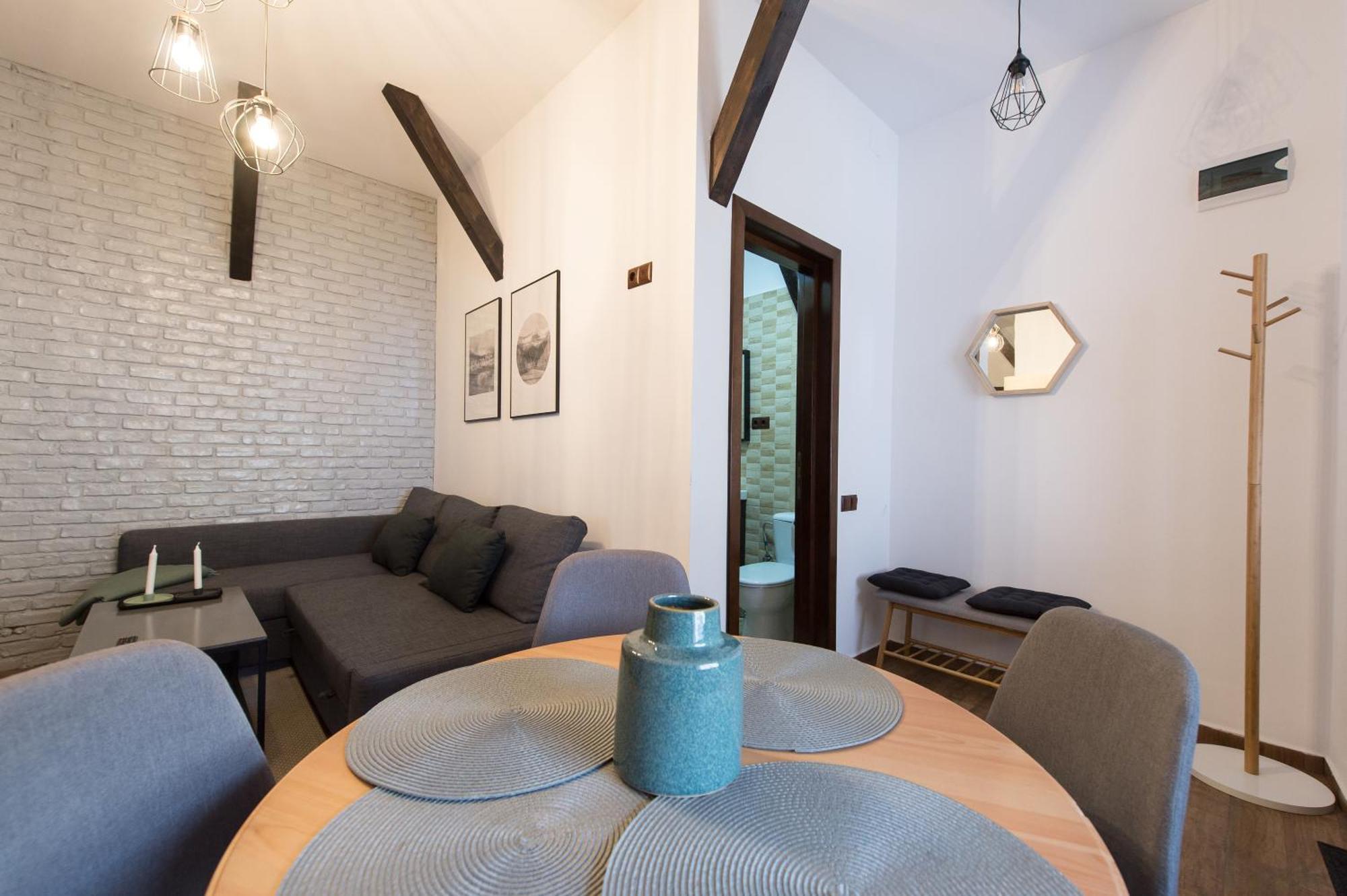 Lovely Brasov Flat With Patio And Mountain Views Exteriör bild
