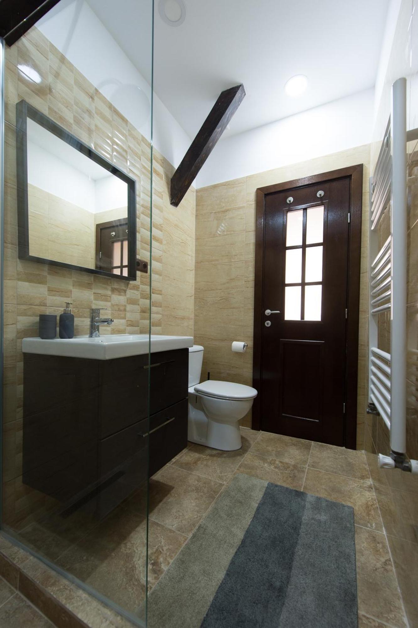 Lovely Brasov Flat With Patio And Mountain Views Exteriör bild